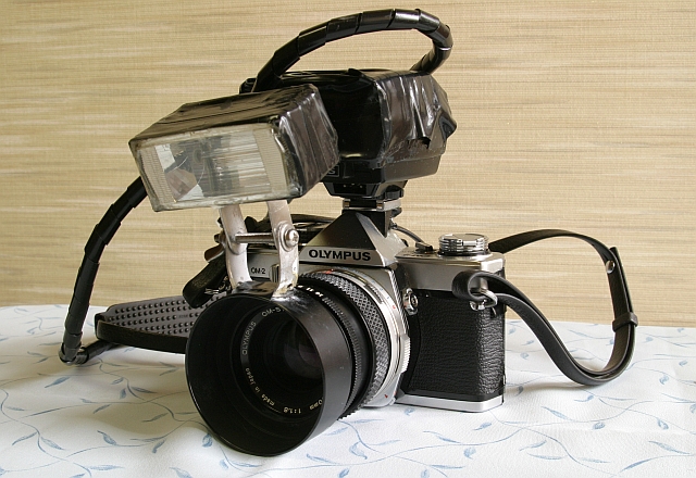 室内で保管しておりましたOLYMPUS Electronic Flash T20（ストロボ付）